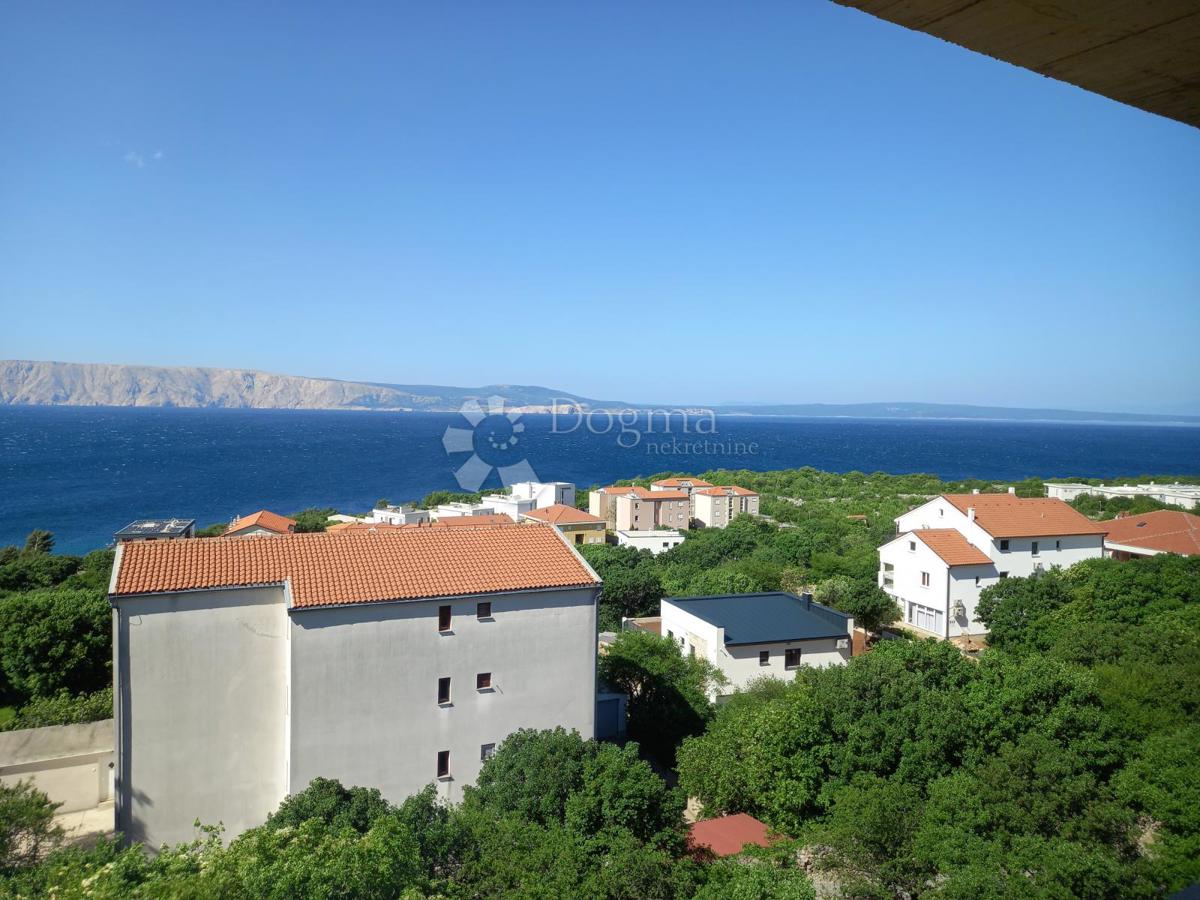 Dintorni di Novi Vinodolski, nuovo edificio con vista