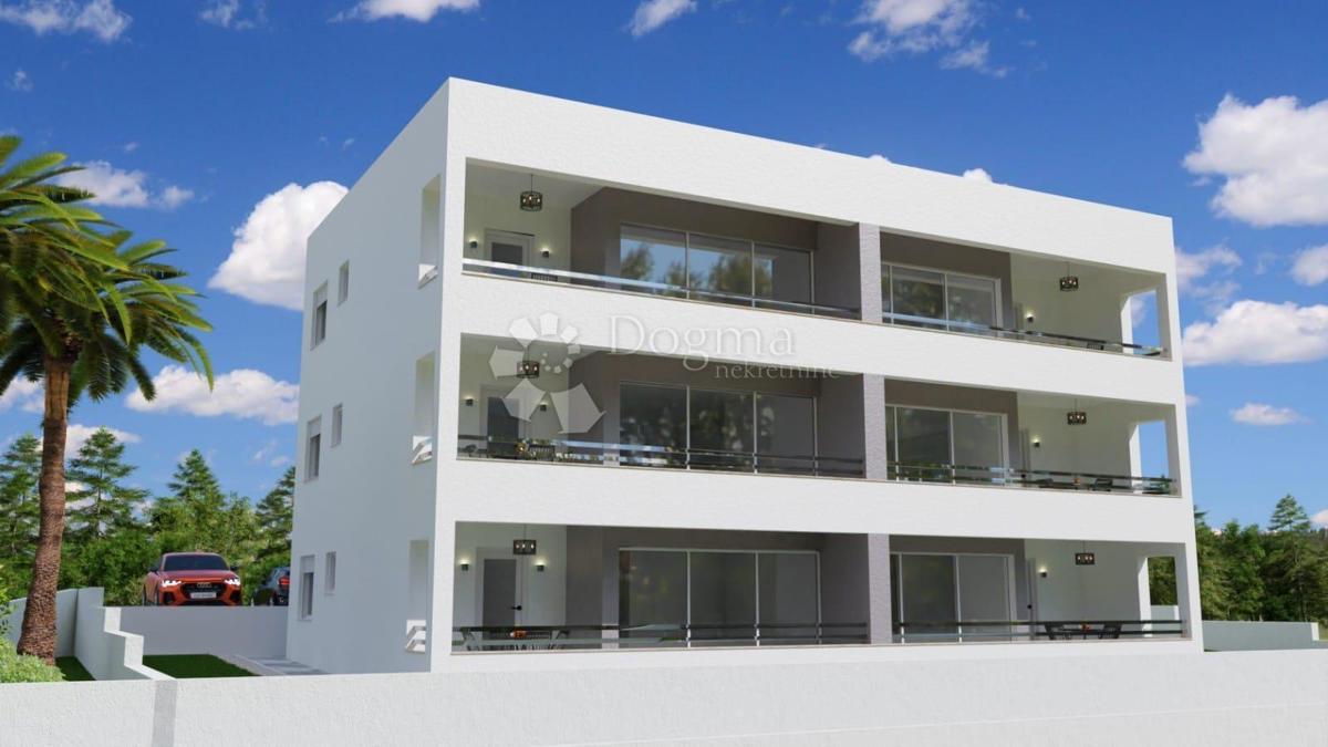 Dintorni di Novi Vinodolski, nuovo edificio con vista