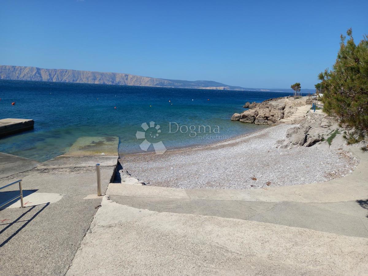 Dintorni di Novi Vinodolski, nuovo edificio con vista