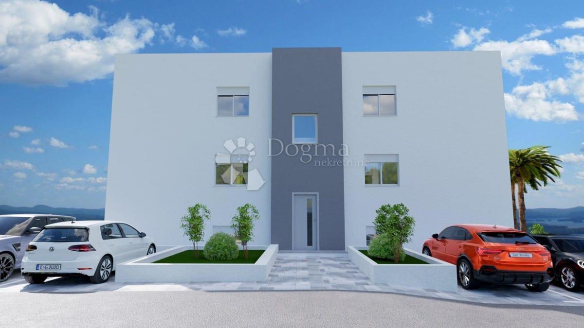 Dintorni di Novi Vinodolski, nuovo edificio con vista