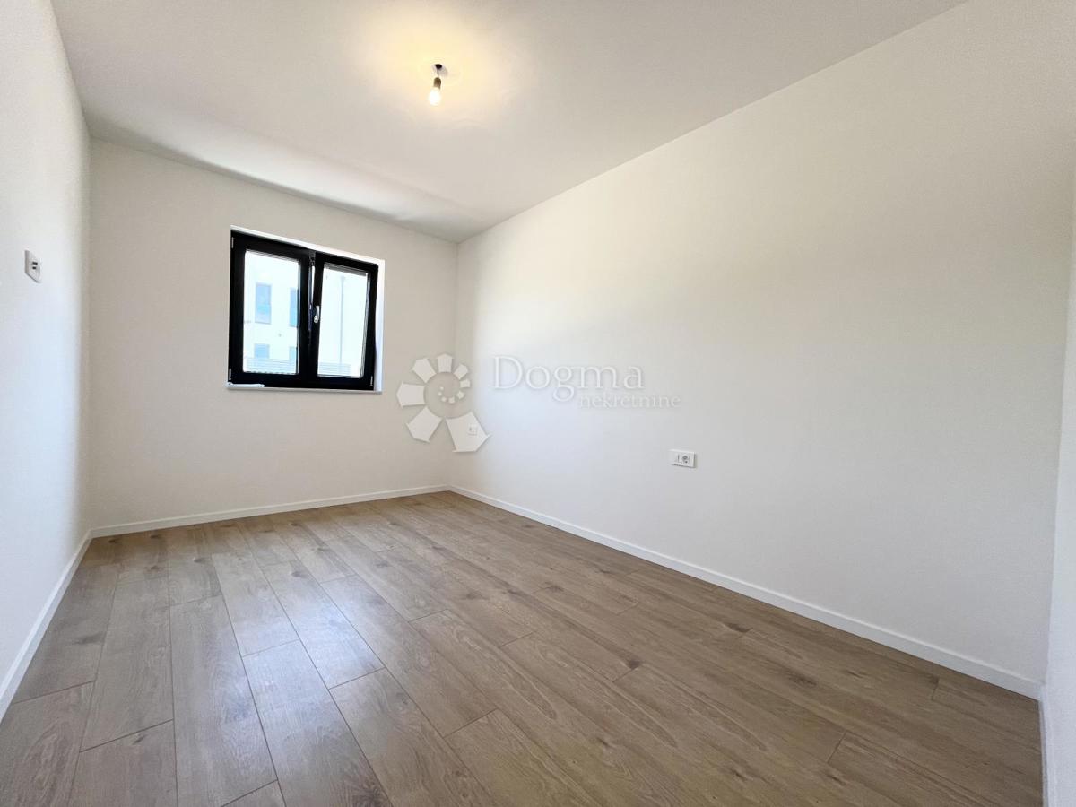 APPARTAMENTO MODERNO CON GIARDINO, DINTORNI DI UMAGO