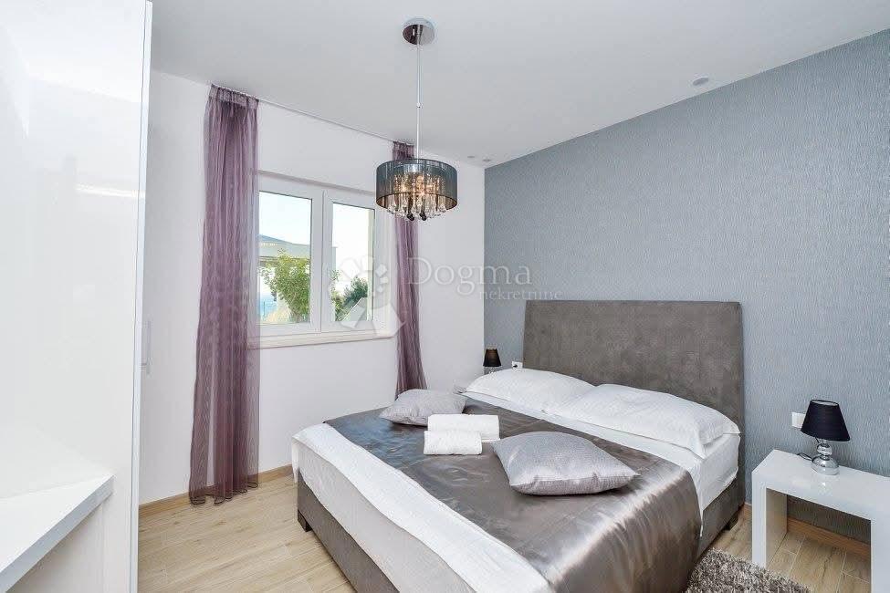 Casa Rogoznica, 800m2