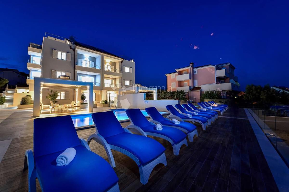 Casa Rogoznica, 800m2