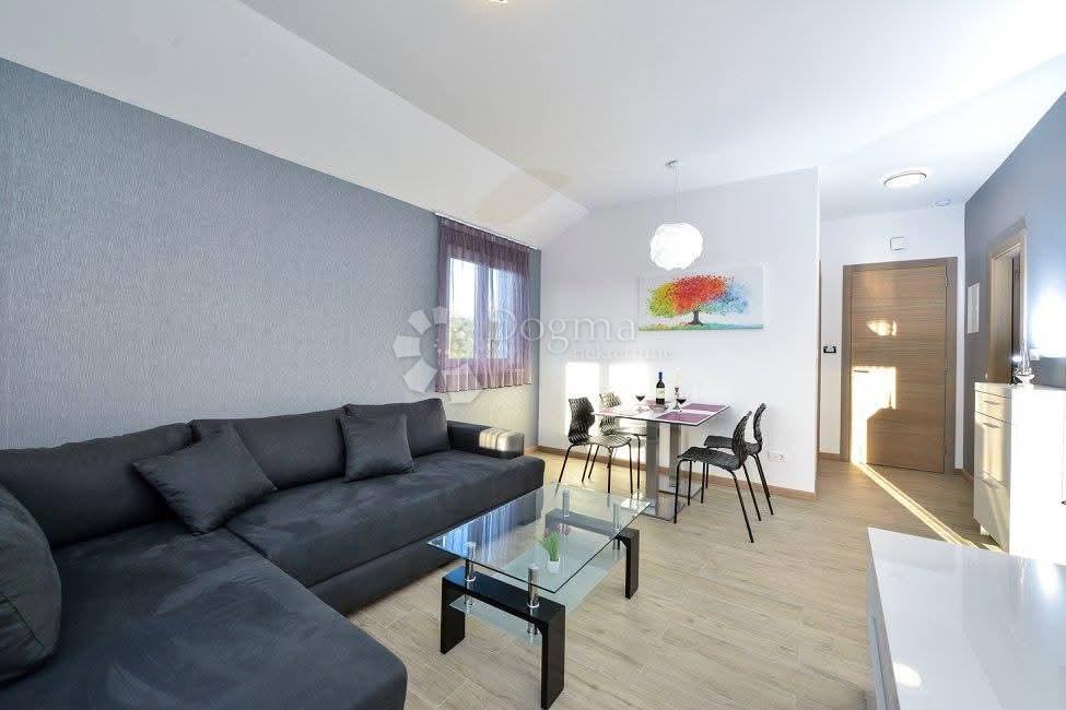 Casa Rogoznica, 800m2