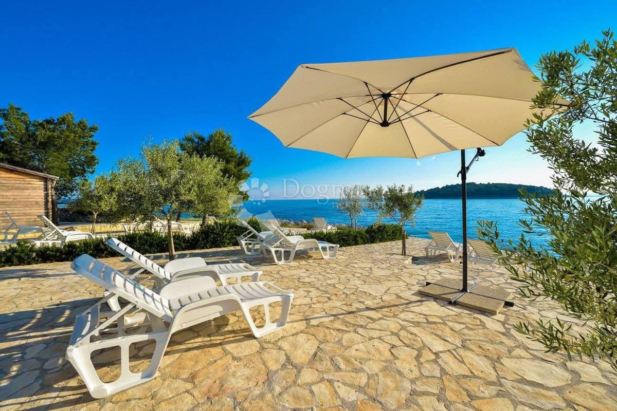 Casa Rogoznica, 800m2