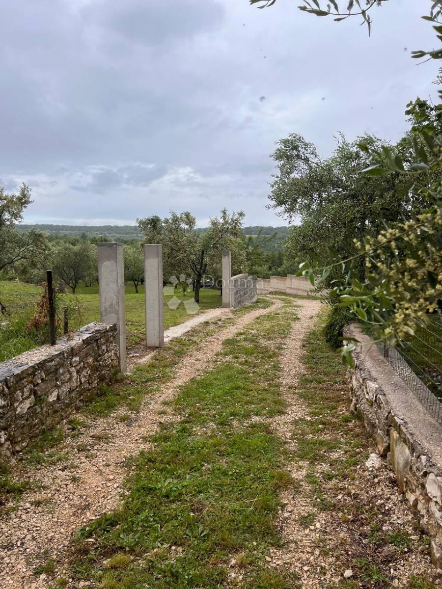 Terreno edificabile Krnica, Marčana, 611m2