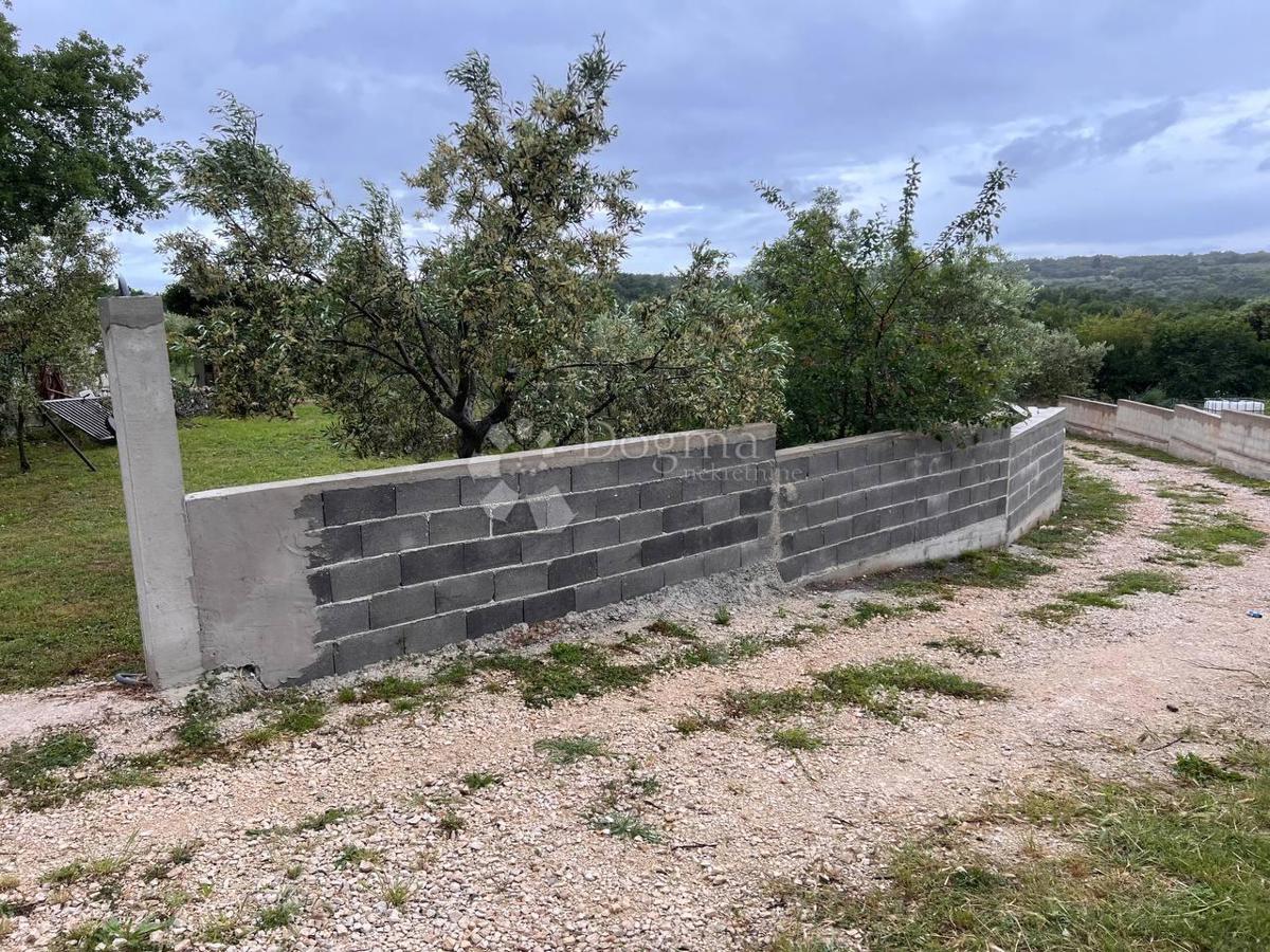 Terreno edificabile Krnica, Marčana, 611m2