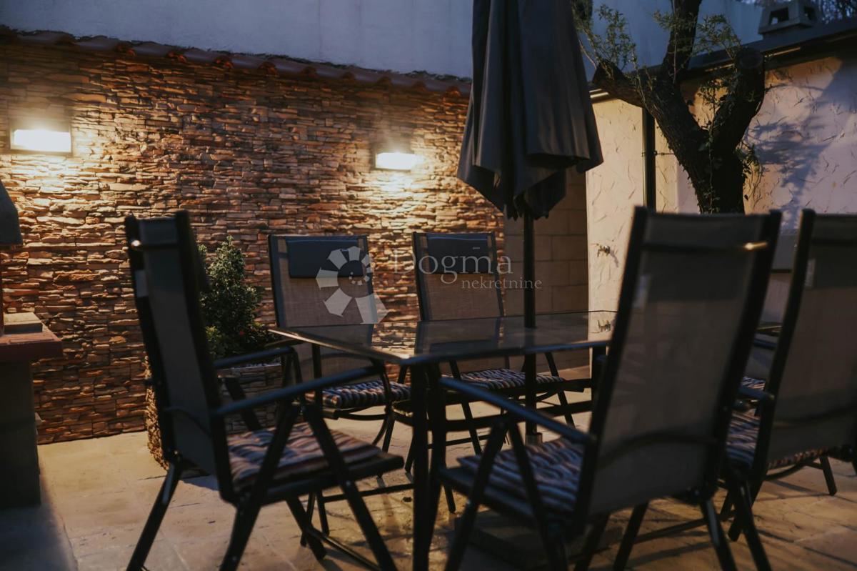 Casa Cesarica, Karlobag, 192m2