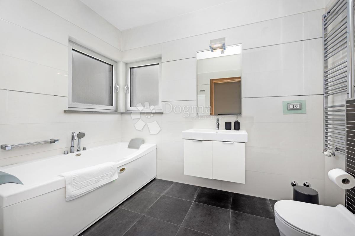 Villa di lusso vicino a marina Porto Volme