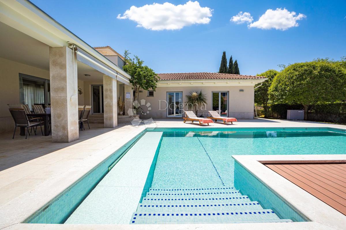 Villa di lusso vicino a marina Porto Volme