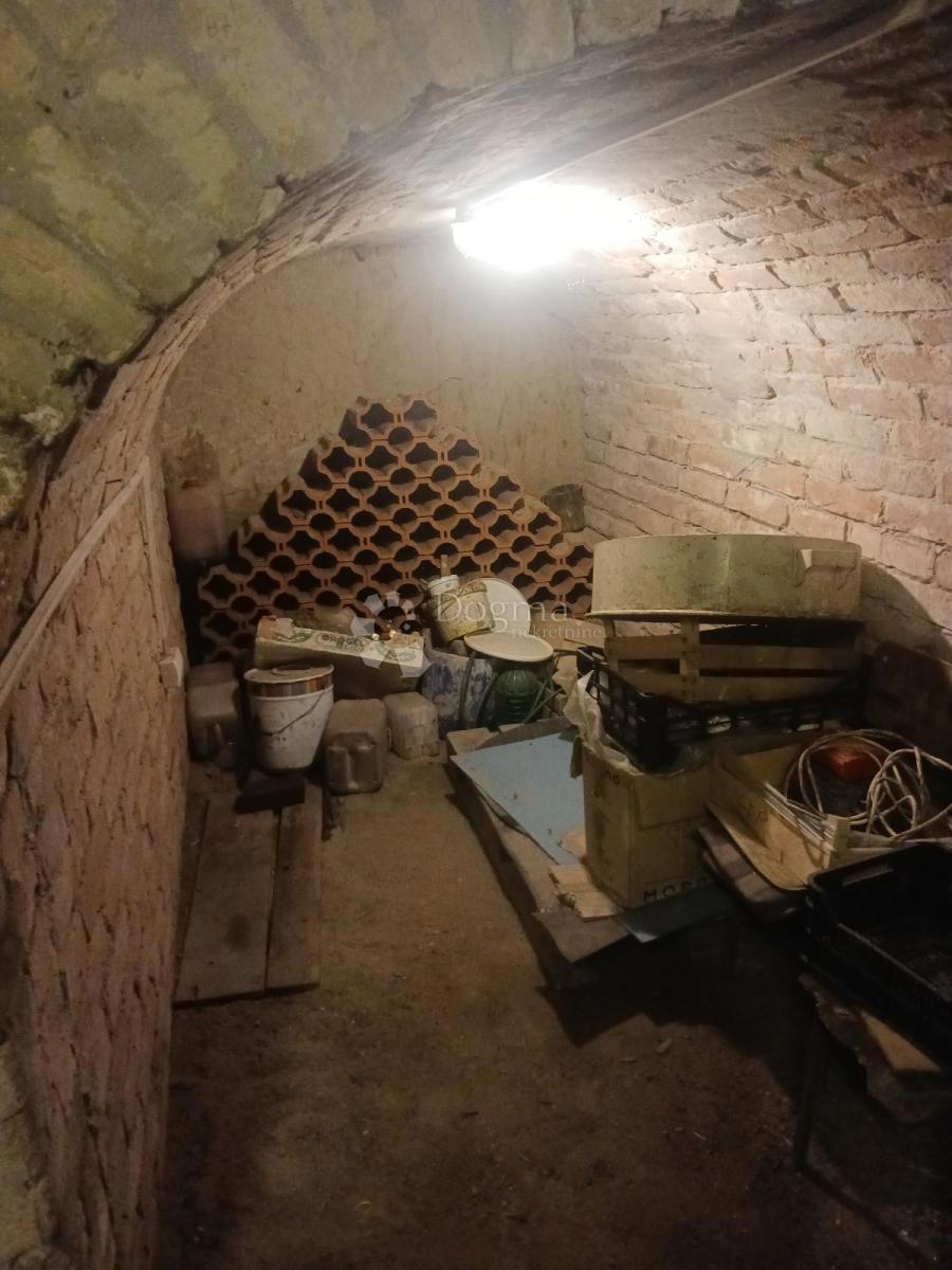 Casa Zmajevac, Kneževi Vinogradi, 155m2