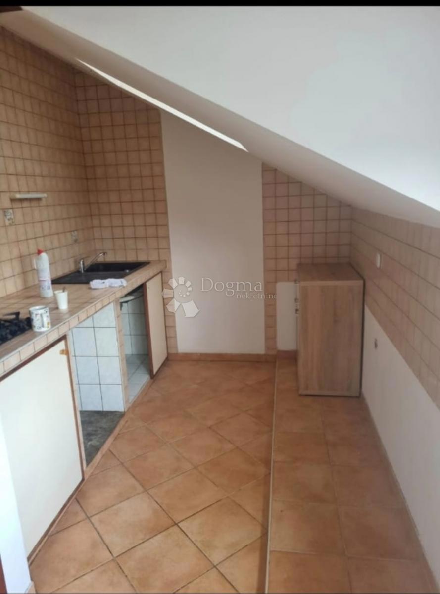 Casa Gornji Stupnik, Stupnik, 2.137m2