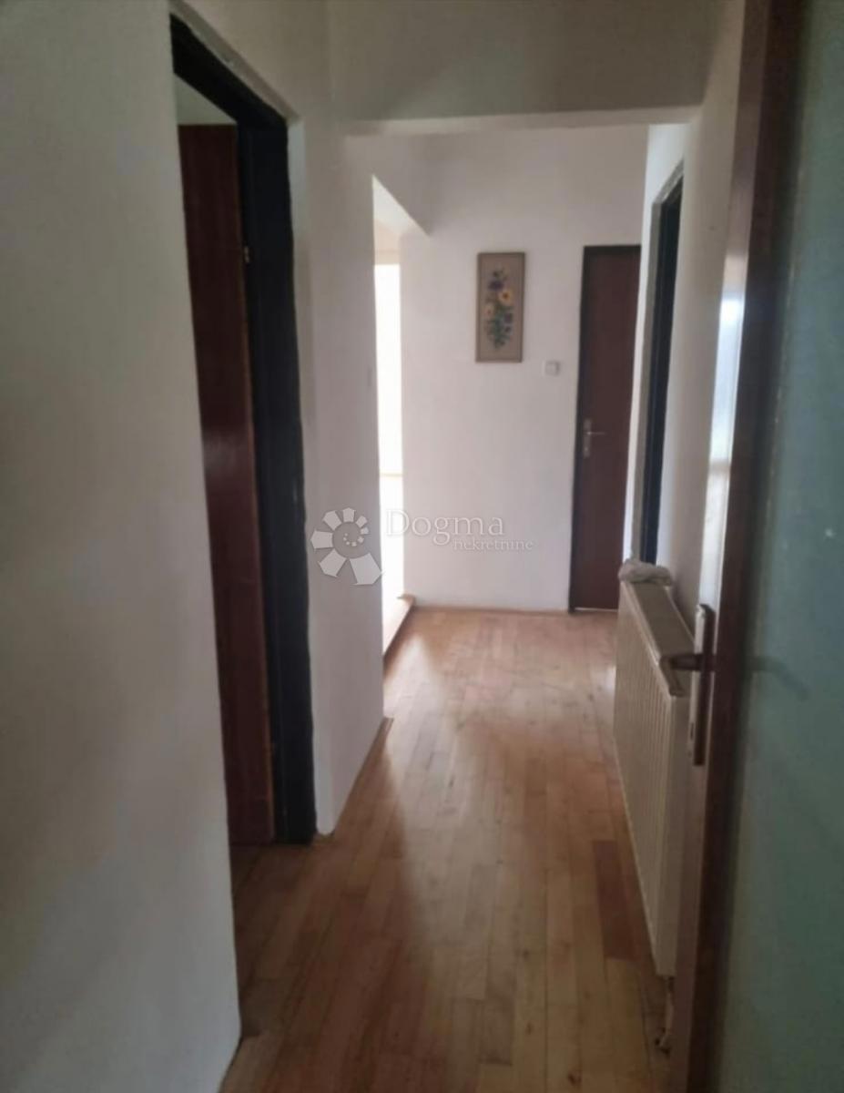 Casa Gornji Stupnik, Stupnik, 2.137m2