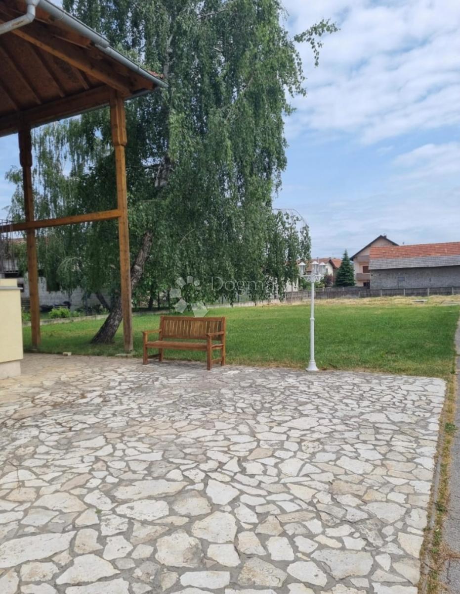 Casa Gornji Stupnik, Stupnik, 2.137m2