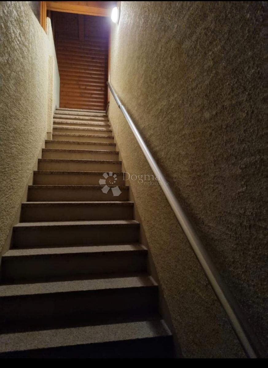 Casa Gornji Stupnik, Stupnik, 2.137m2