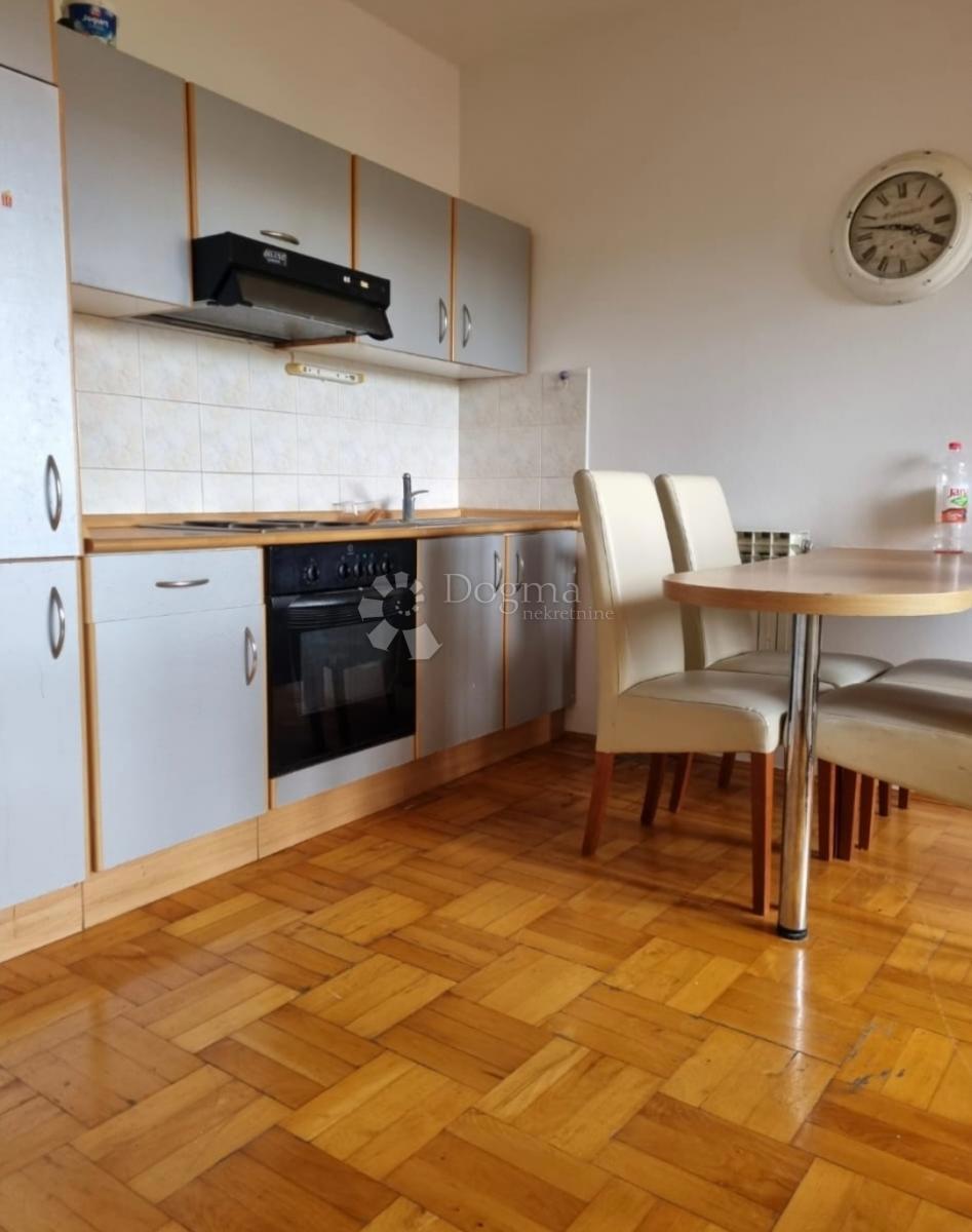 Casa Gornji Stupnik, Stupnik, 2.137m2