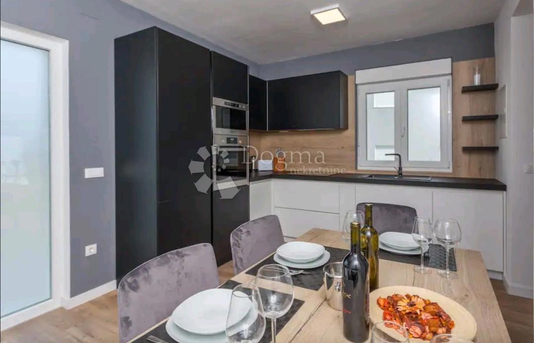 Casa Brodarica, Šibenik - Okolica, 225m2