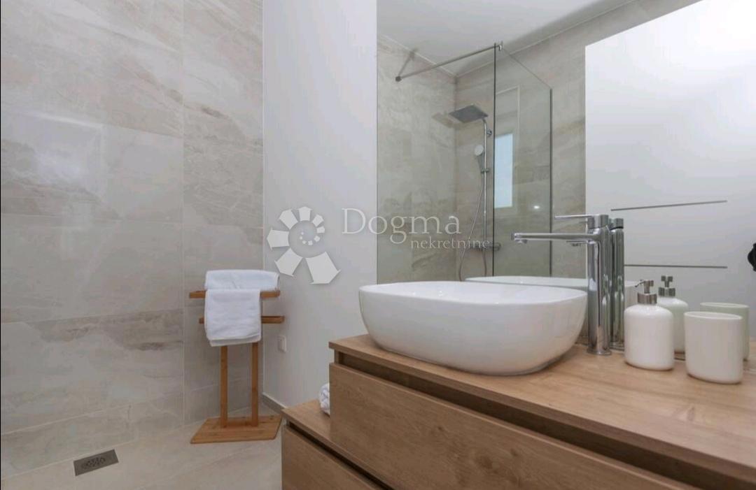 Casa Brodarica, Šibenik - Okolica, 225m2