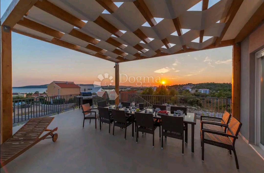 Casa Brodarica, Šibenik - Okolica, 225m2