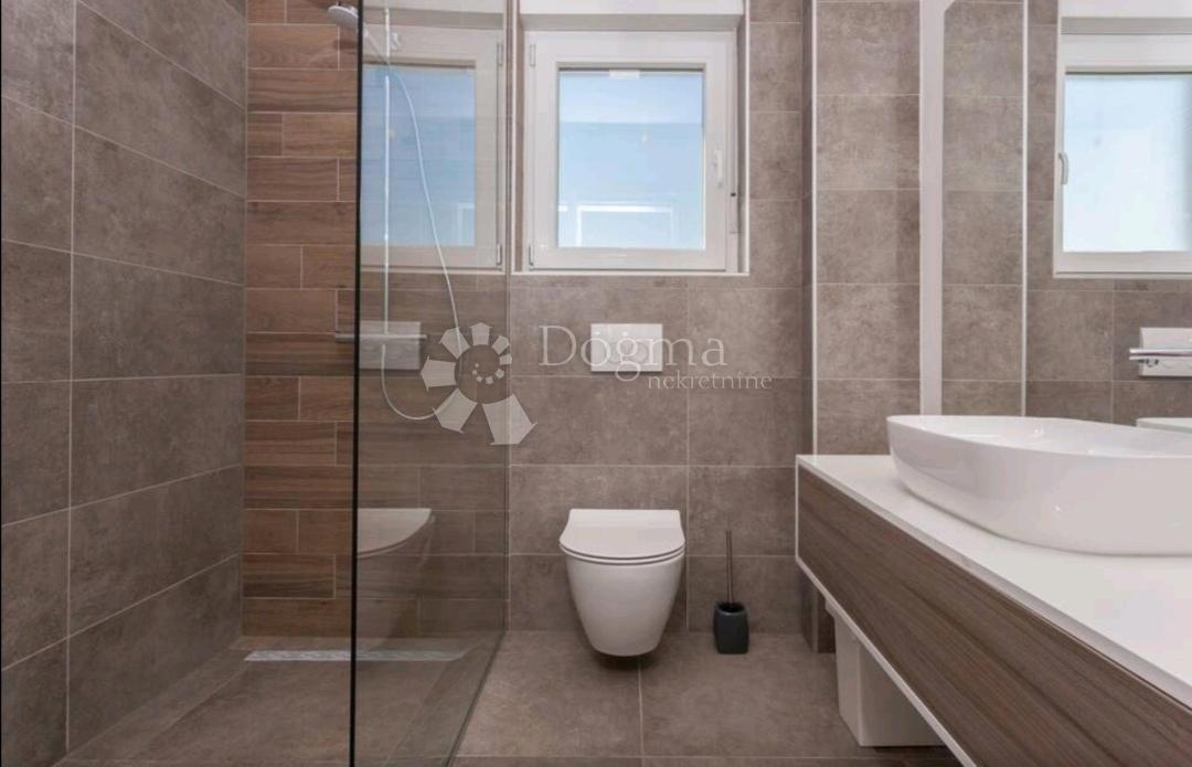 Casa Brodarica, Šibenik - Okolica, 225m2