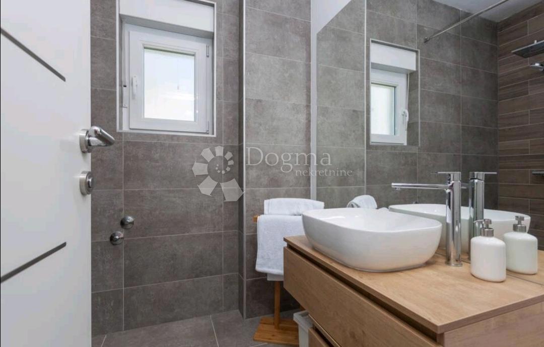 Casa Brodarica, Šibenik - Okolica, 225m2