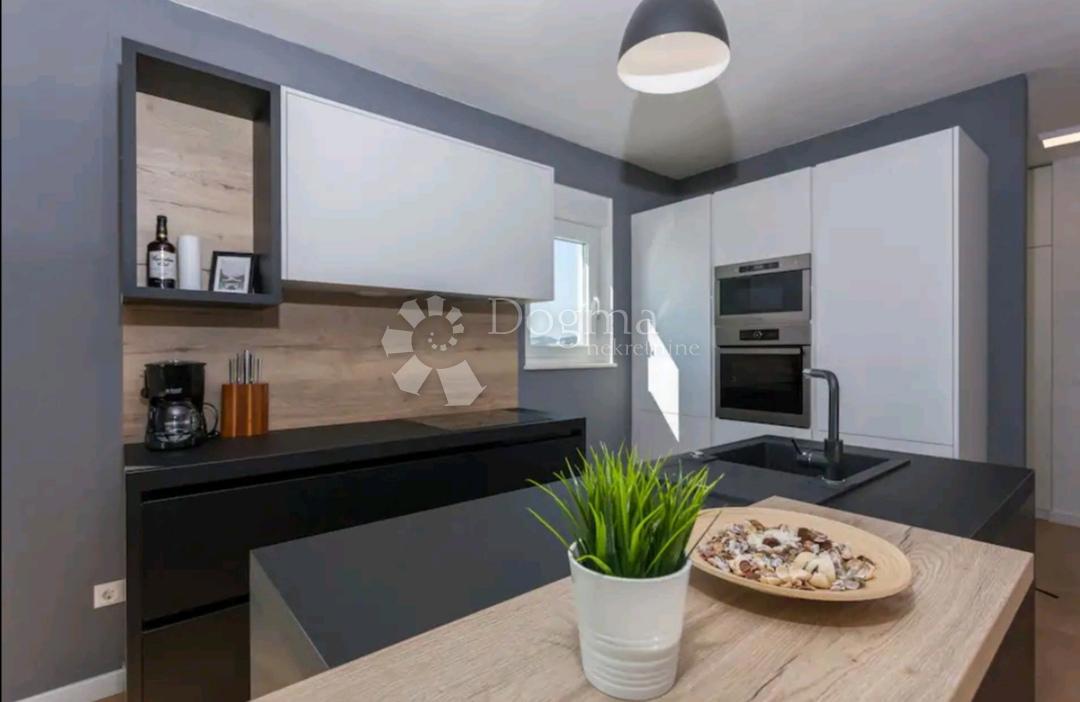 Casa Brodarica, Šibenik - Okolica, 225m2