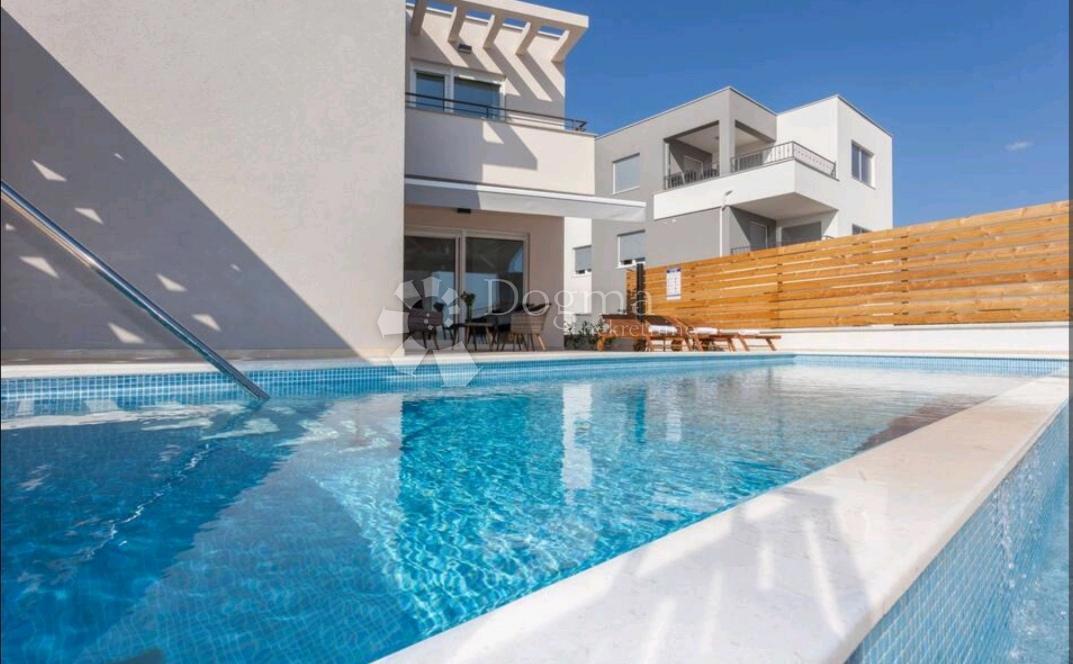 Casa Brodarica, Šibenik - Okolica, 225m2