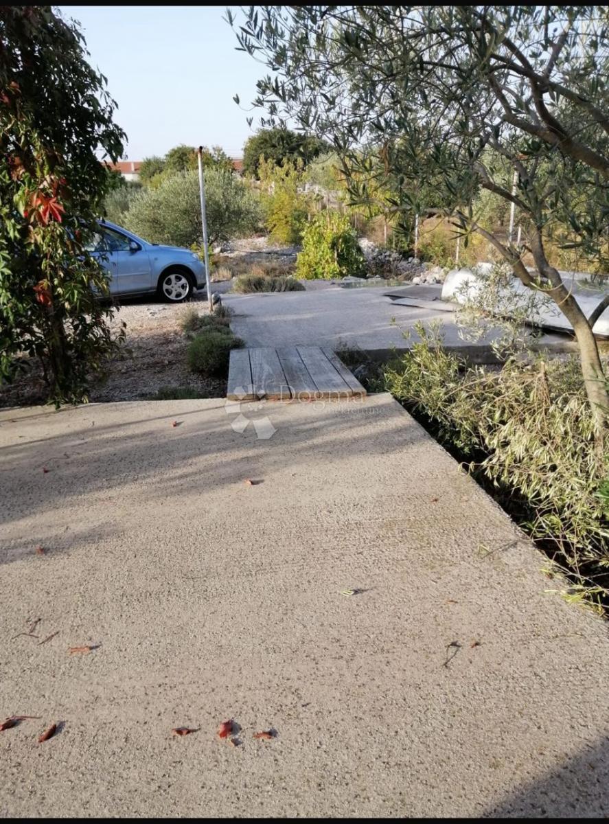 Terreno edificabile attraente con casa – Čista Velika