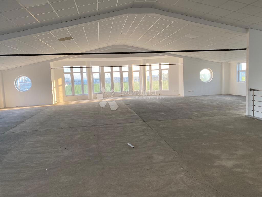 Locale commerciale Gornja Vrba, 1.350m2