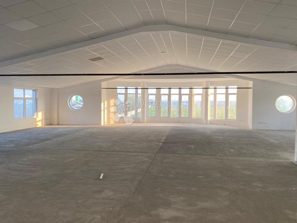 Locale commerciale Gornja Vrba, 1.350m2