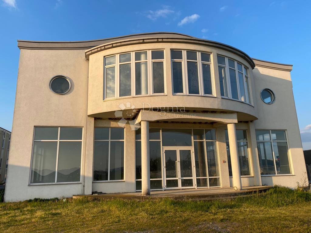 Locale commerciale Gornja Vrba, 1.350m2