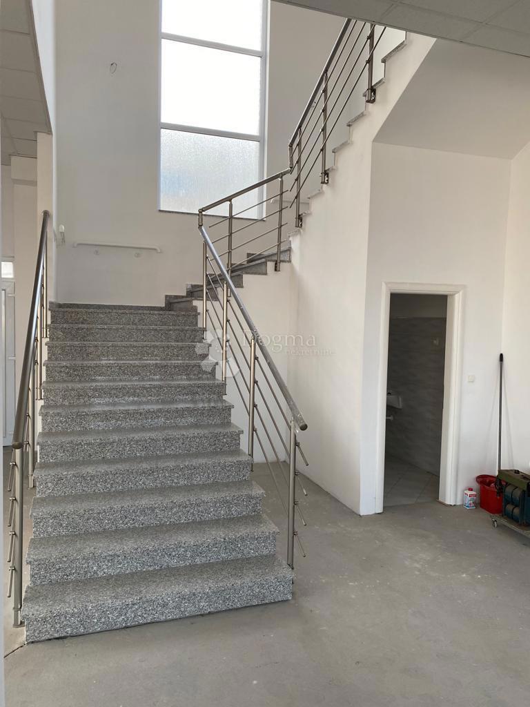 Locale commerciale Gornja Vrba, 1.350m2