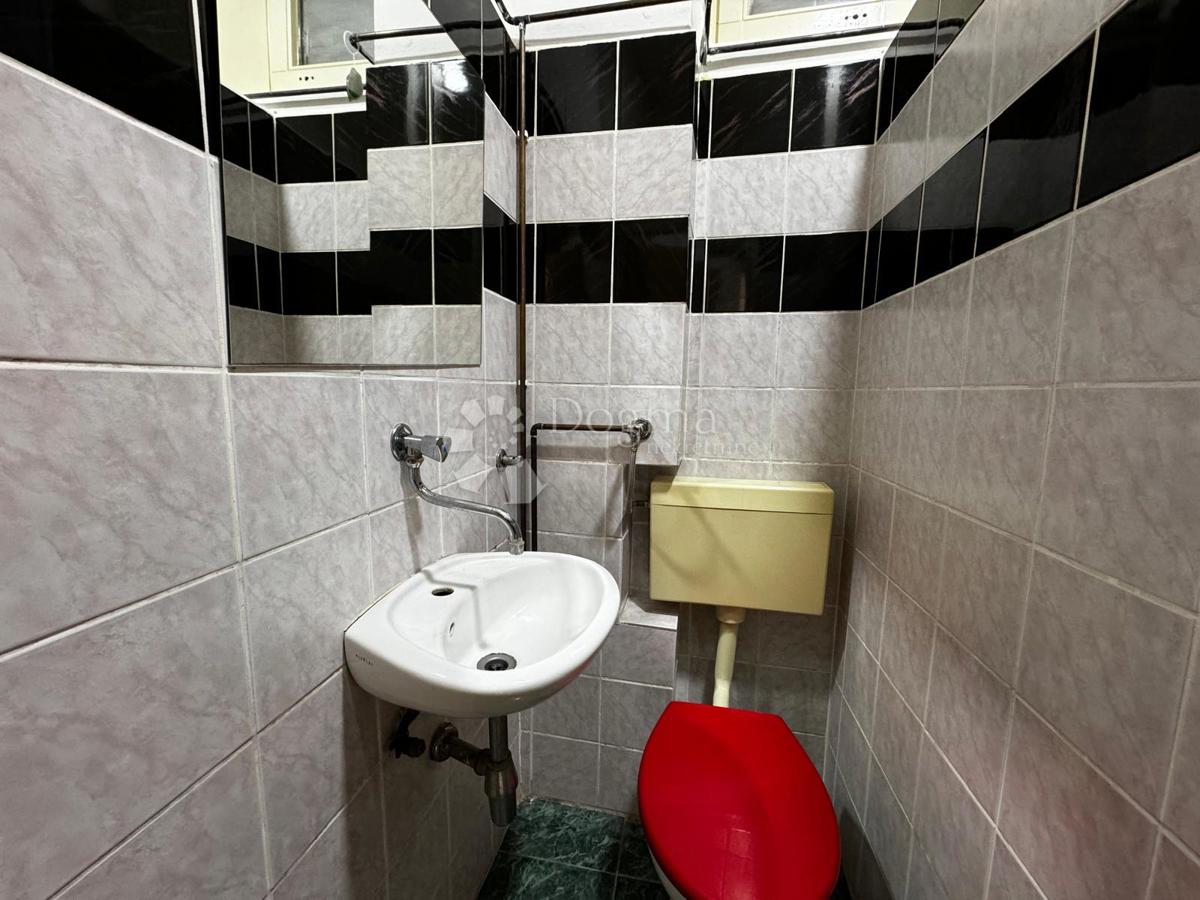 Locale commerciale Centar, Slavonski Brod, 38,48m2