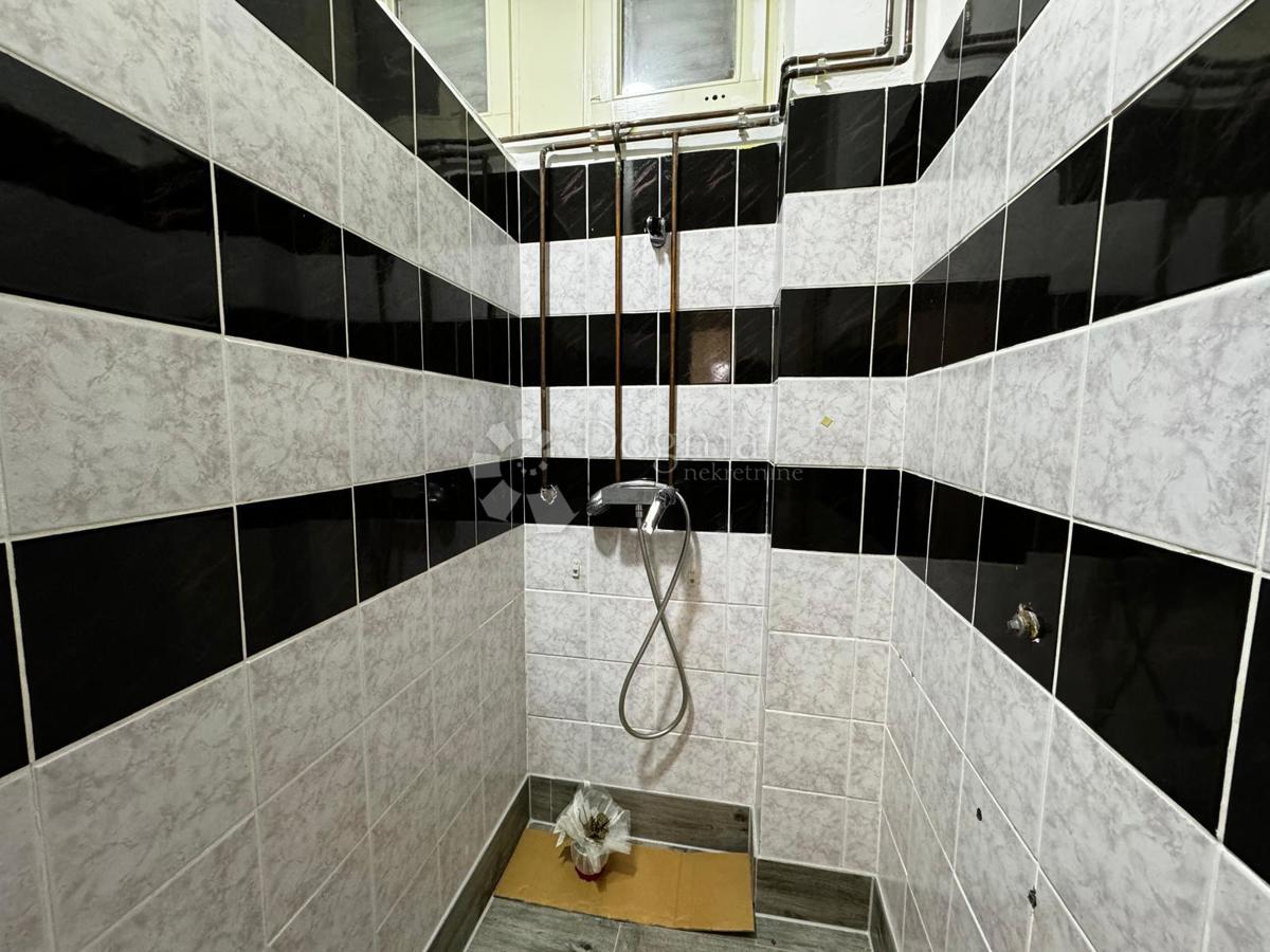 Locale commerciale Centar, Slavonski Brod, 38,48m2