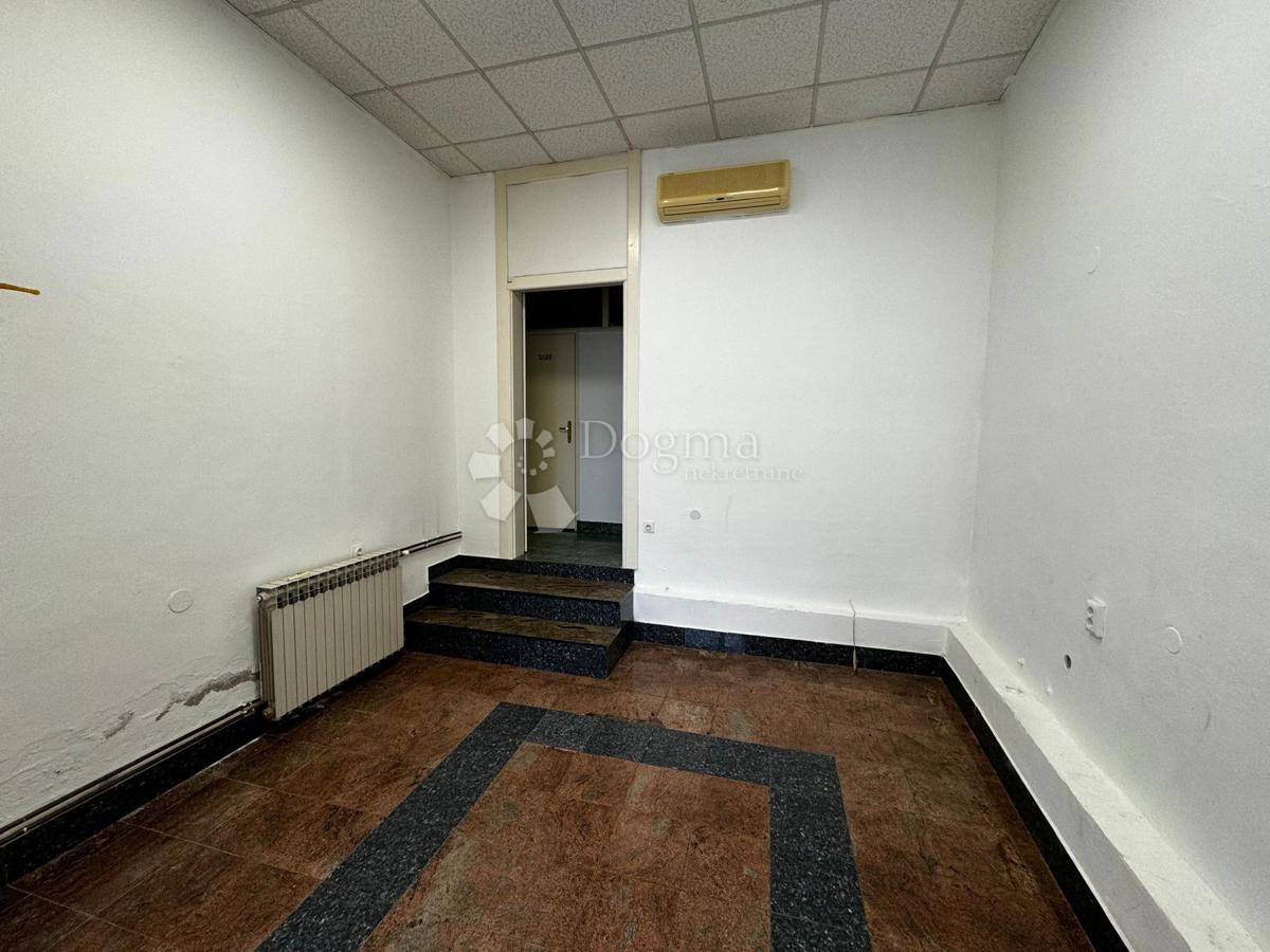 Locale commerciale Centar, Slavonski Brod, 38,48m2