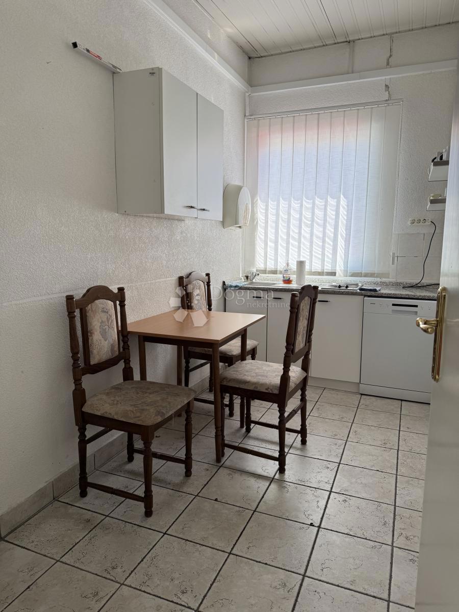 Locale commerciale Škurinje, Rijeka, 249m2