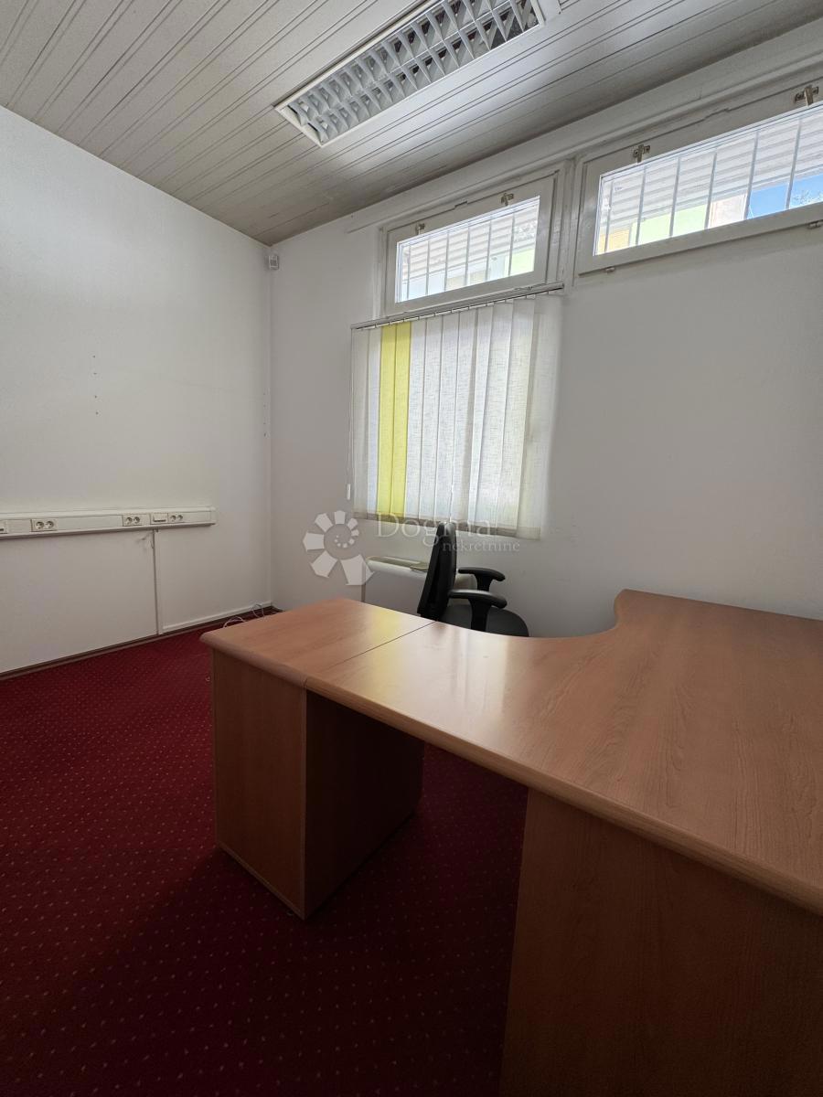 Locale commerciale Škurinje, Rijeka, 249m2