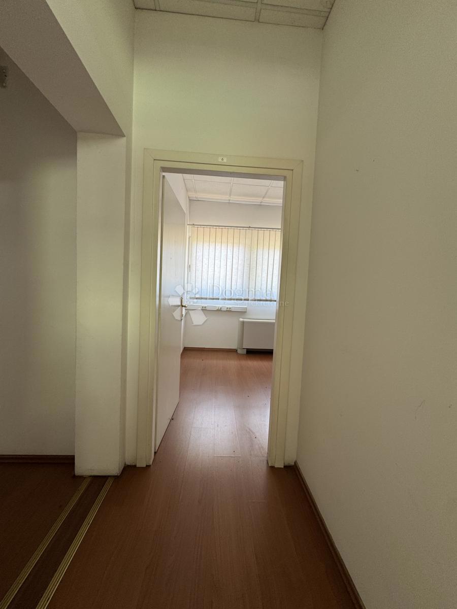 Locale commerciale Škurinje, Rijeka, 249m2