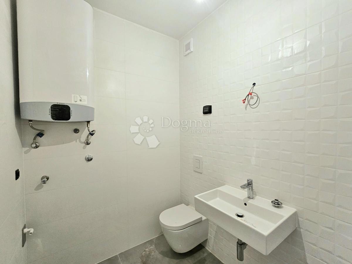 Nuovo edificio, ascensore, 1 posto auto