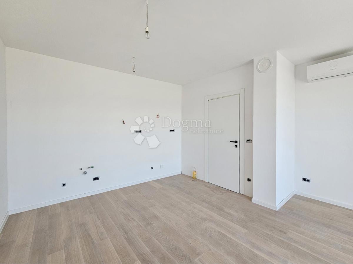 Nuovo edificio, ascensore, 1 posto auto