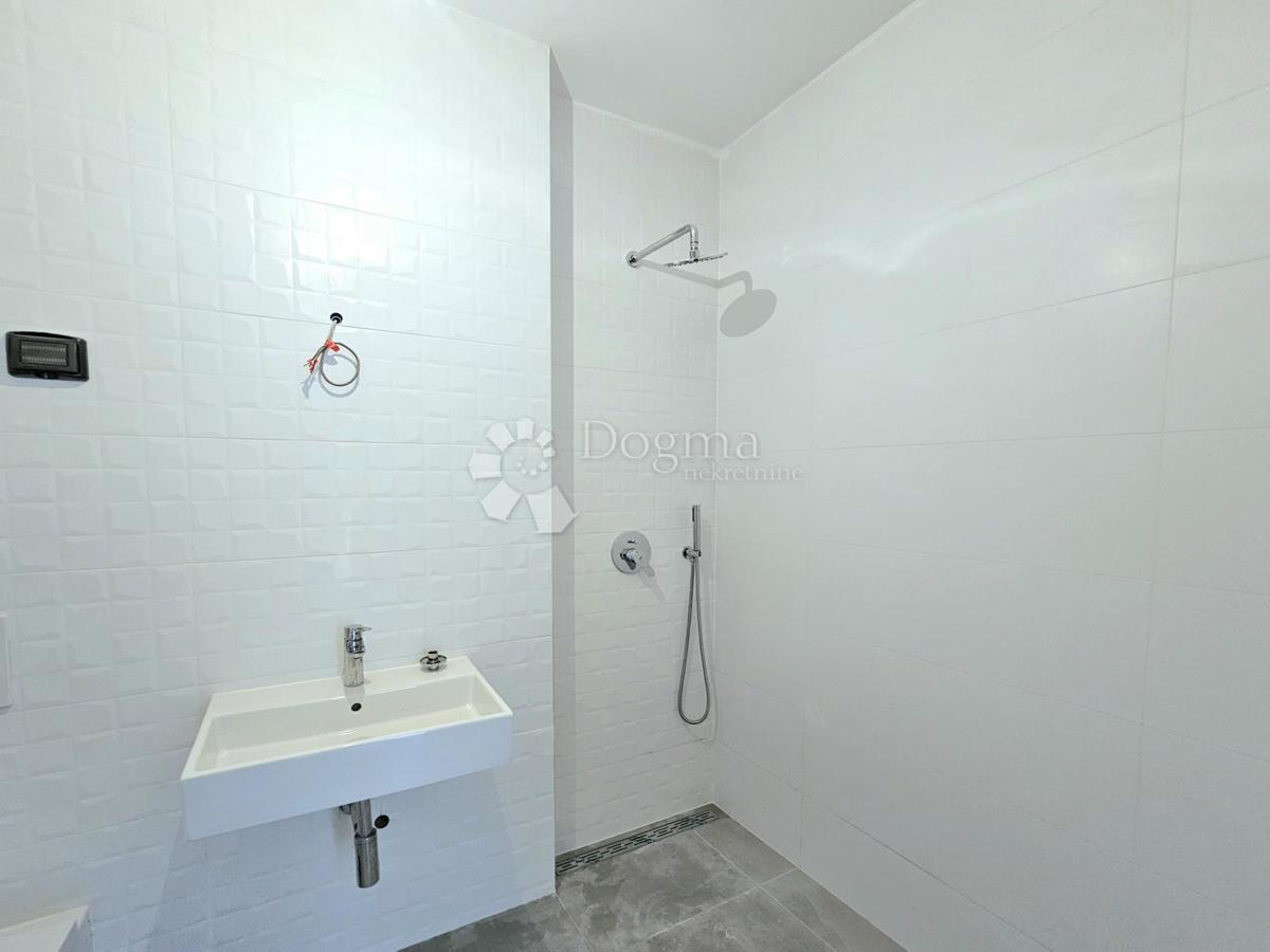 Nuovo edificio, ascensore, 1 posto auto