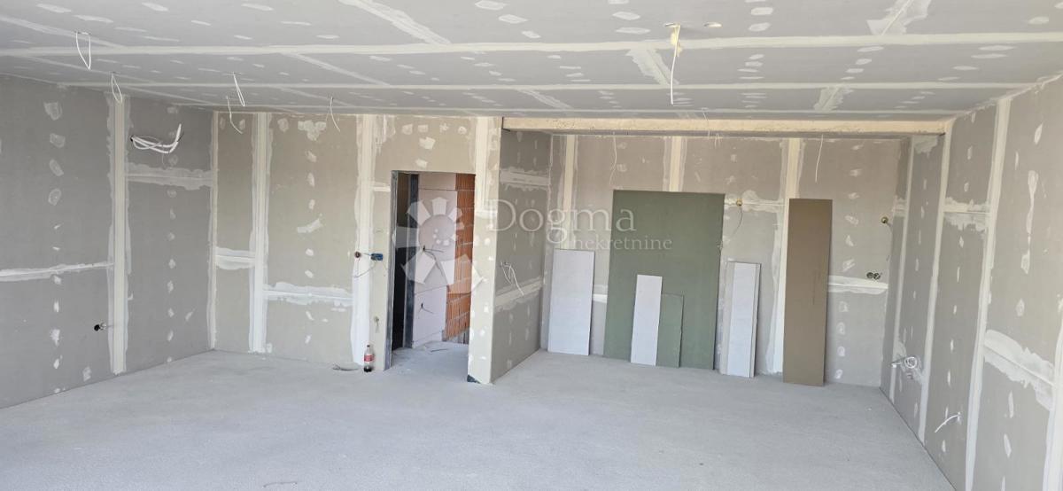 Allogio Crnica, Šibenik, 84,83m2