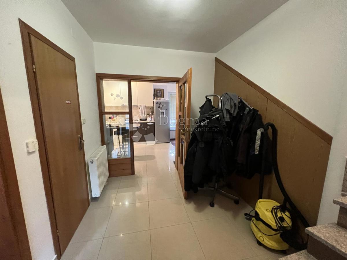 Casa Kloštar Ivanić, 123,97m2