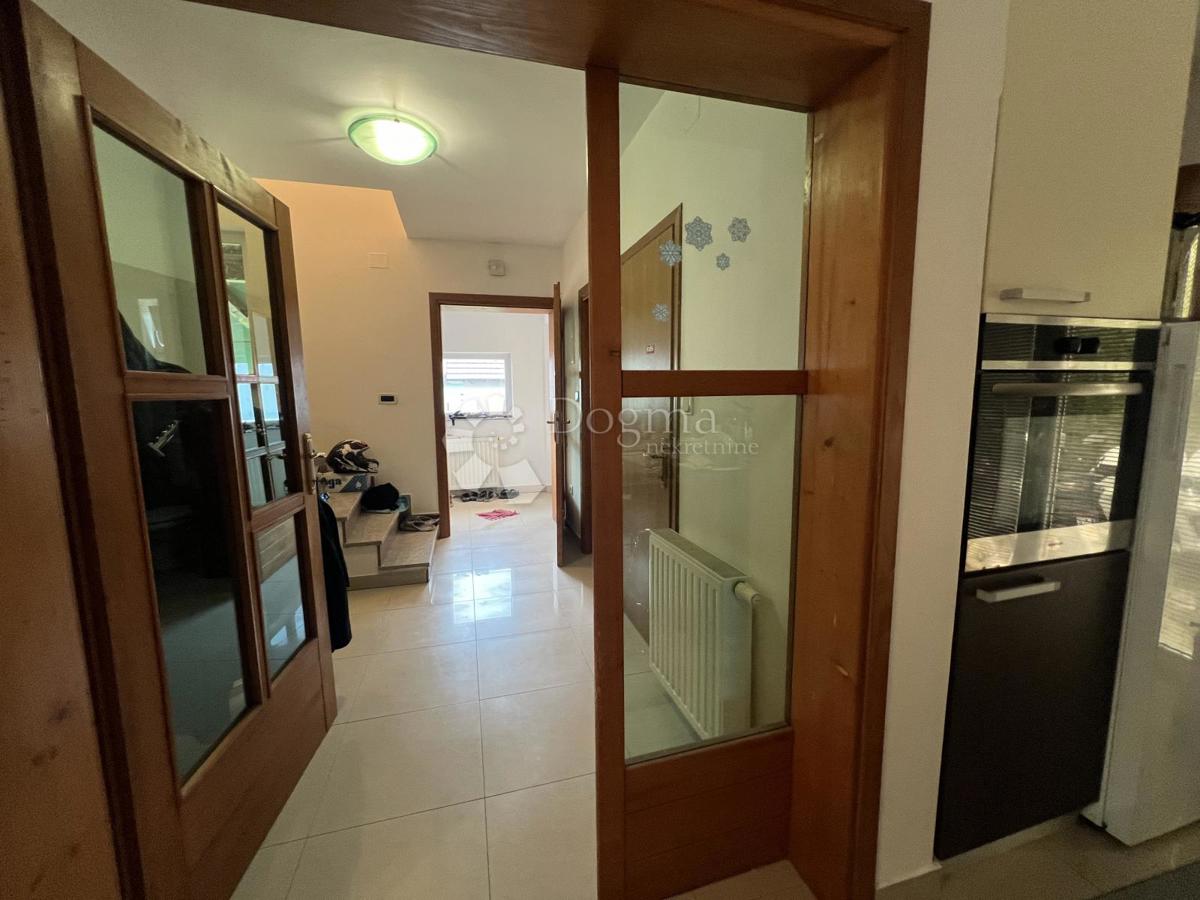 Casa Kloštar Ivanić, 123,97m2