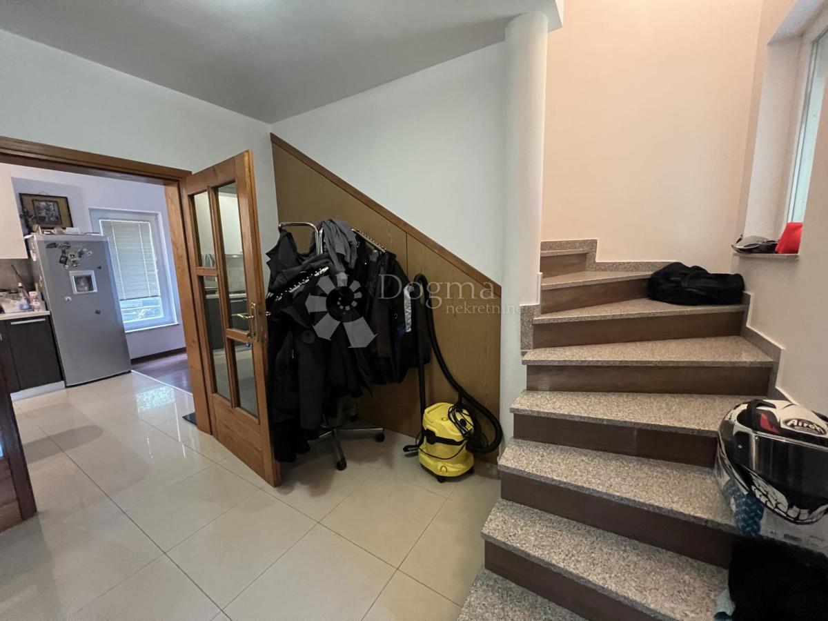 Casa Kloštar Ivanić, 123,97m2