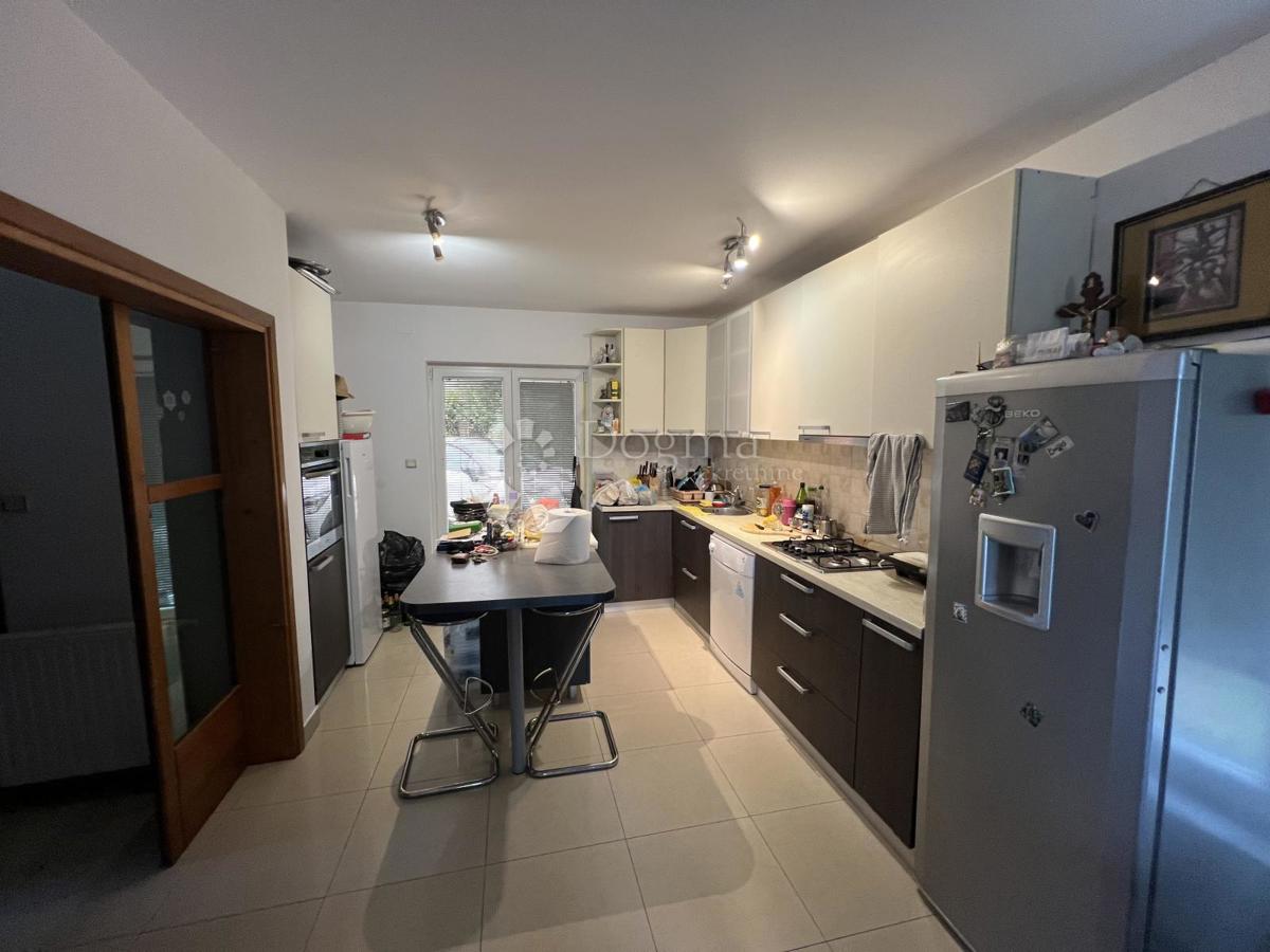 Casa Kloštar Ivanić, 123,97m2