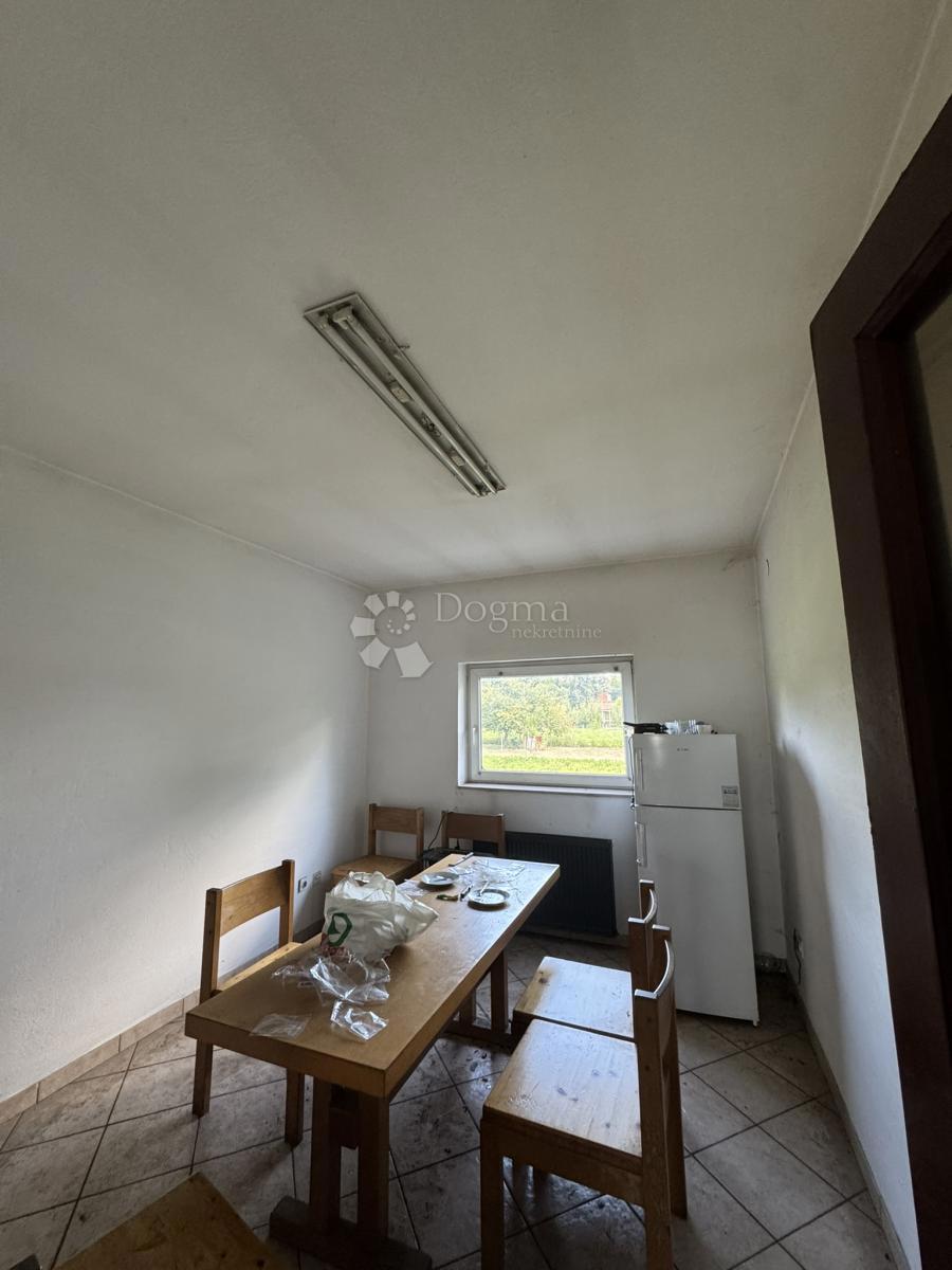 Locale commerciale Gradina, 3.169m2