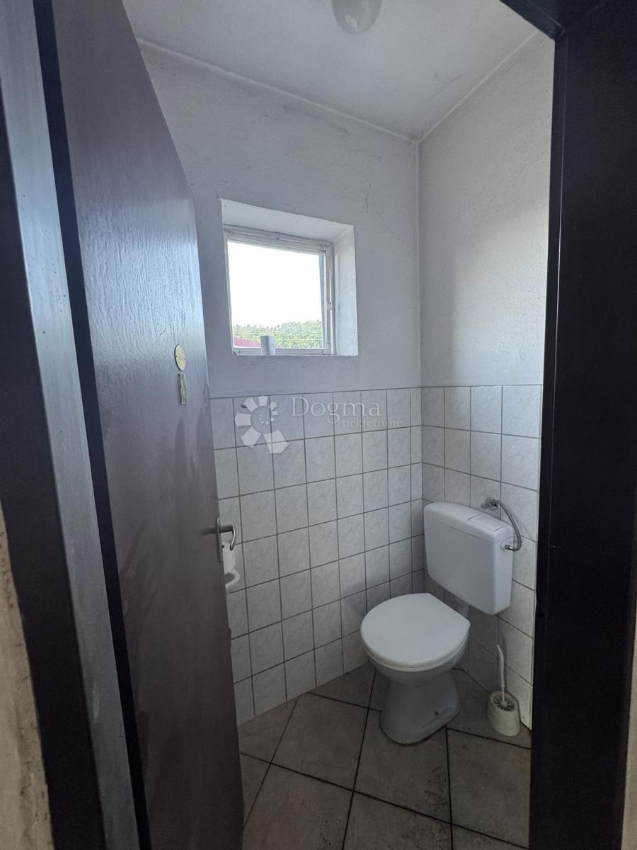 Locale commerciale Gradina, 3.169m2