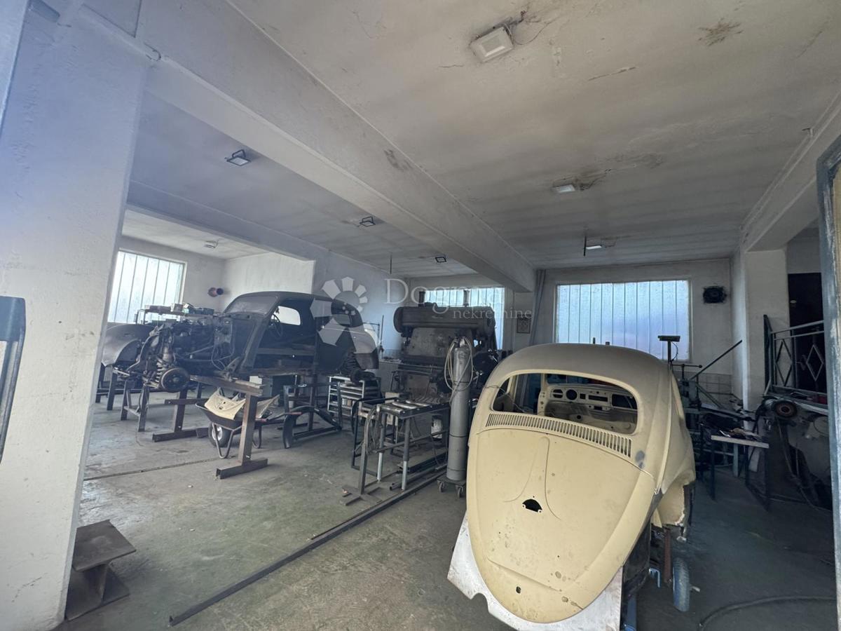 Locale commerciale Gradina, 3.169m2