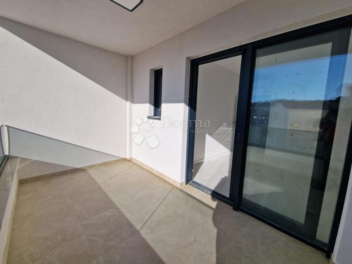 Allogio Okrug Gornji, Okrug, 93,20m2